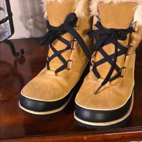 Sorel Shoes - Sorel Tan Size 9